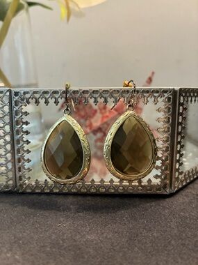 Francesca's Collections Gold /Dark Grey Translucent Faceted Teardrop Earrings